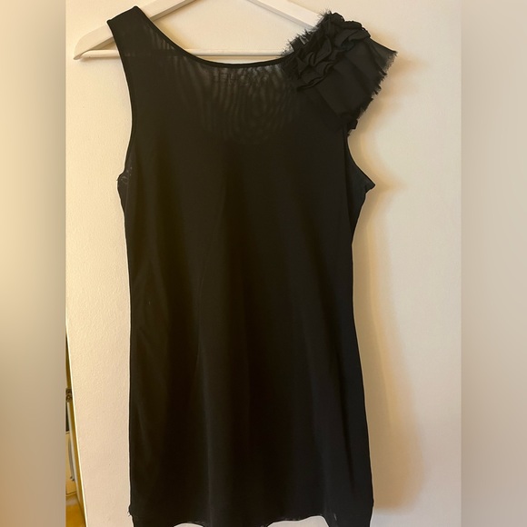 Pretty black top - Picture 2 of 5